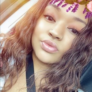 Meet your Posher, Desi